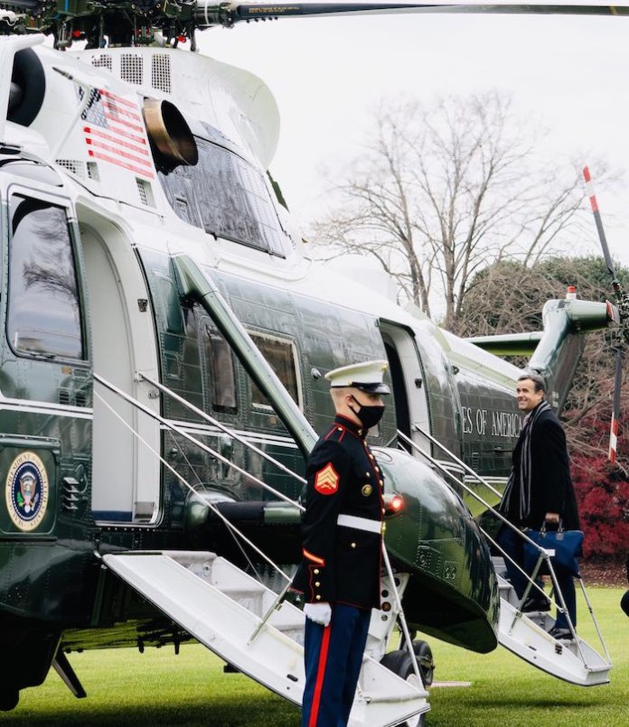 El hombre que atacó a dos Guardias Nacionales trabajó para la CIA, confirman autoridades