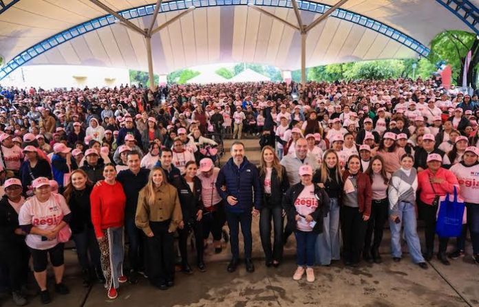 Monterrey realiza entrega masiva de Tarjeta Regia Plus a más de dos mil mujeres