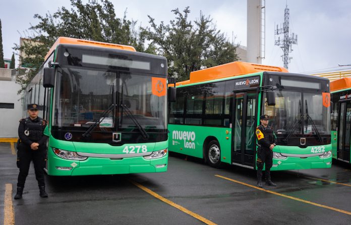 Entrega Nuevo León 14 unidades nuevas para fortalecer la Ruta 42 Realito