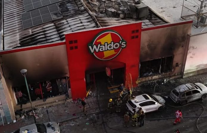 Video: Fiscalía de Sonora descarta, por ahora, que incendio en tienda de Hermosillo haya sido intencional