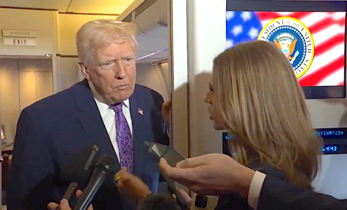 Trump confirma que mantuvo una llamada telefónica con Maduro