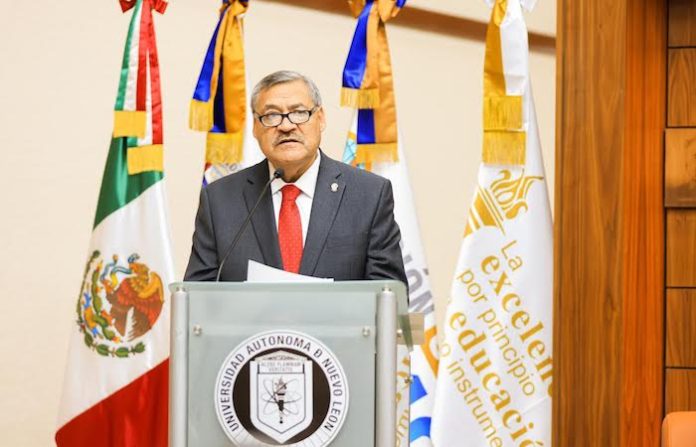 UANL impulsa jornada de titulación para más de 70 mil egresados
