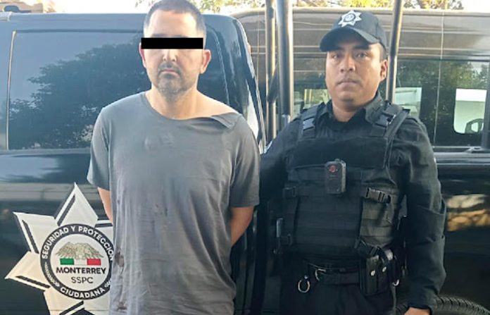 Detienen en Mitras Centro a hombre acusado de intentar asfixiar a su pareja