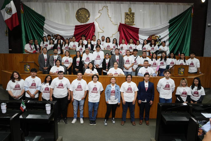 Congreso de Nuevo León honra el legado ferrocarrilero de Valentín Campa junto a la primera generación de “Jóvenes que Transforman”