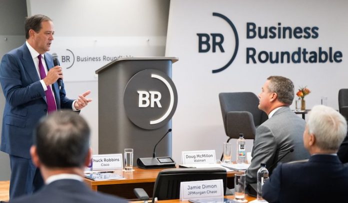 Empresarios de EU exigen a Washington retirar aranceles a México y Canadá