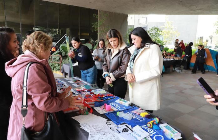 Realizan en el Congreso Expo Venta de productos elaborados por personas con discapacidad