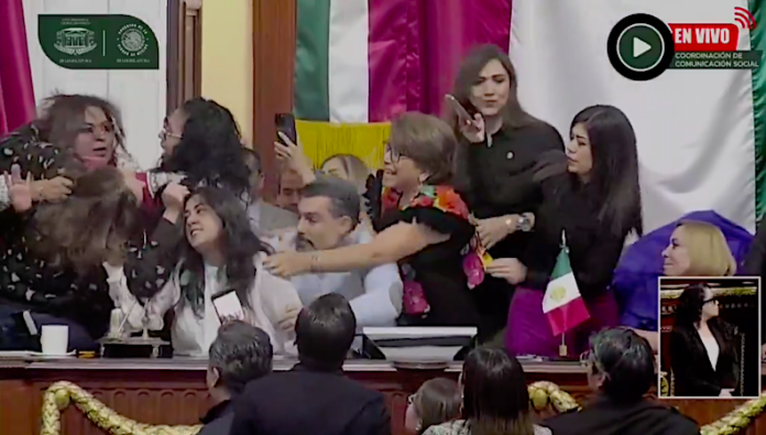 Video: Congreso CDMX se desborda: golpes, gritos y una reforma que borra al INFO