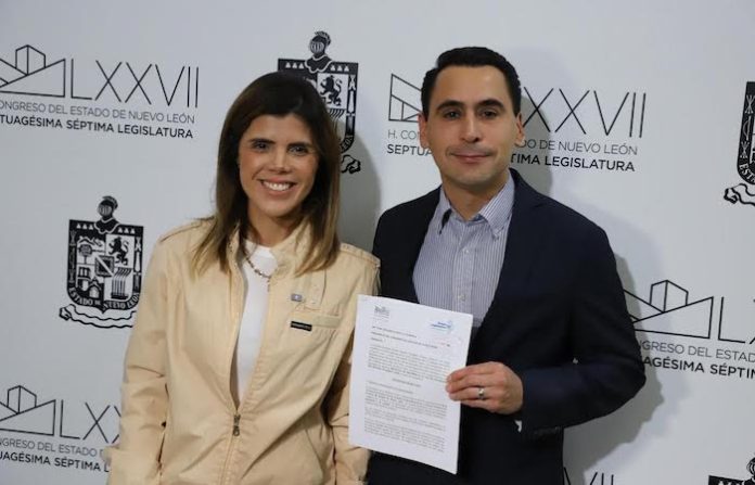 Proponen Claudia Caballero y Luis Susarrey tabulador para “maestros sombra”