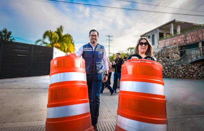 David de la Peña entrega nueva vialidad en El Yerbaniz y refuerza la infraestructura de Santiago