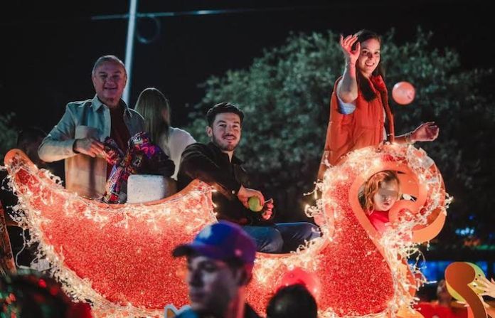 Desfiles navideños 2025 salen a las calles del área metropolitana: Guadalupe fue el punto de partida