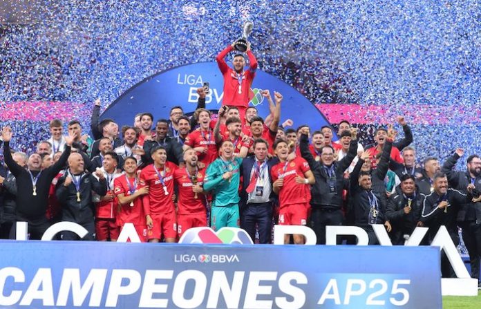 Toluca hace historia con Vega como héroe y frustra el sueño felino del noveno título