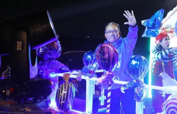 La Navidad toma Escobedo con desfiles, música y una ciudad llena de luz