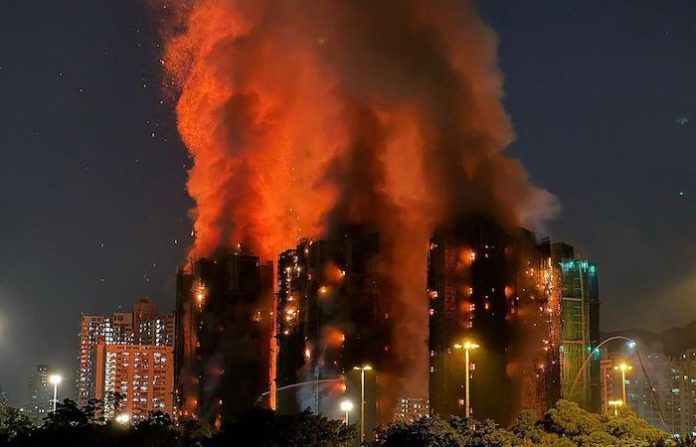 Sube a 151 el número de muertos por el incendio en un complejo residencial en Hong Kong
