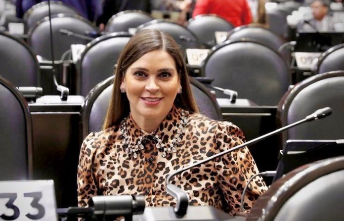 Propone Ana González usar el deporte como eje contra la violencia y las adicciones en jóvenes