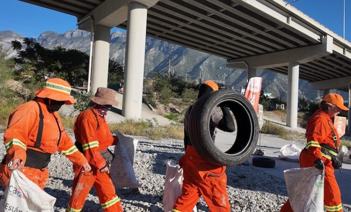 Voluntariado estatal retira más de media tonelada de residuos del Río Santa Catarina