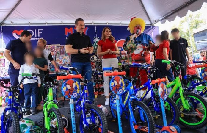 Monterrey lleva la magia de la Navidad al Cerro del Topo Chico