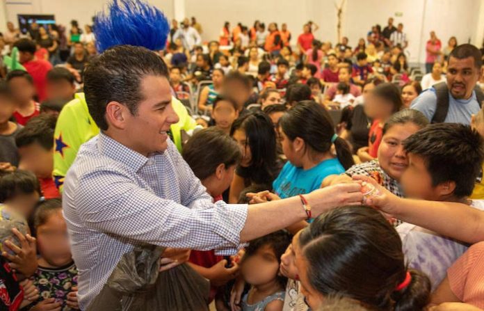 Llama Miguel Ángel Flores celebrar la Navidad con reflexión y unidad