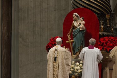 El papa León XIV felicita a los fieles por la Navidad en diez idiomas