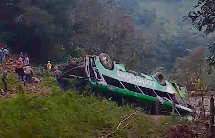 Hay al menos 10 muertos por un accidente de autobús Veracruz