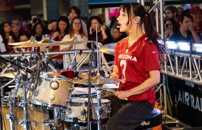 Orgullo regio! Pau de The Warning es la “Mejor Baterista de Rock de 2025”