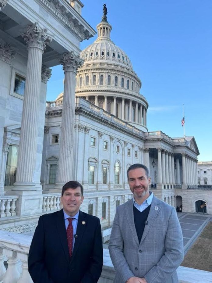 Adrián de la Garza participa en la gira previa al Sorteo de la Copa del Mundo 2026