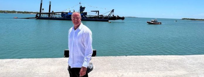 Unidad de Inteligencia Financiera (UIF) bloquea cuentas de uno de los dueños de Miss Universo