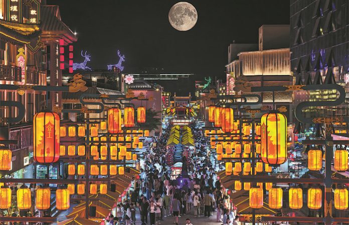 China marca récord de superávit comercial al alcanzar el billón de dólares