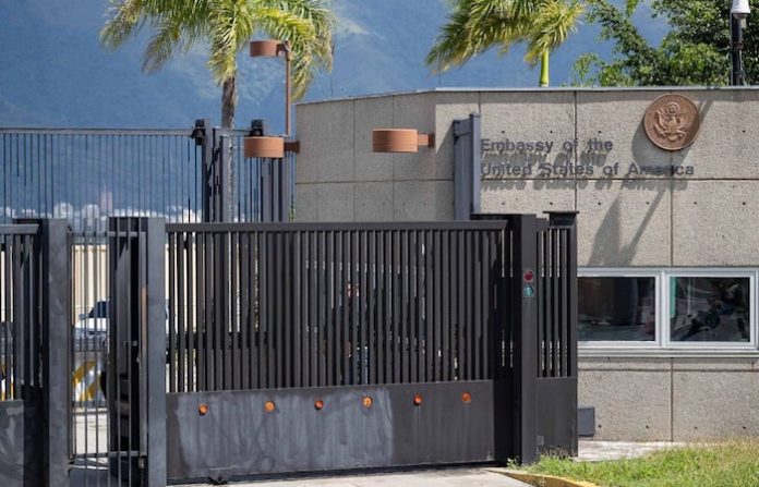 EU llama a sus ciudadanos en Venezuela a “abandonar el país de inmediato”