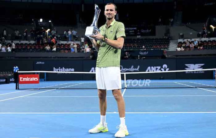 Medvedev abre 2026 con el título en Brisbane