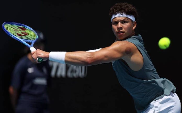 Shelton resiste ante Comesaña y avanza a cuartos en Auckland