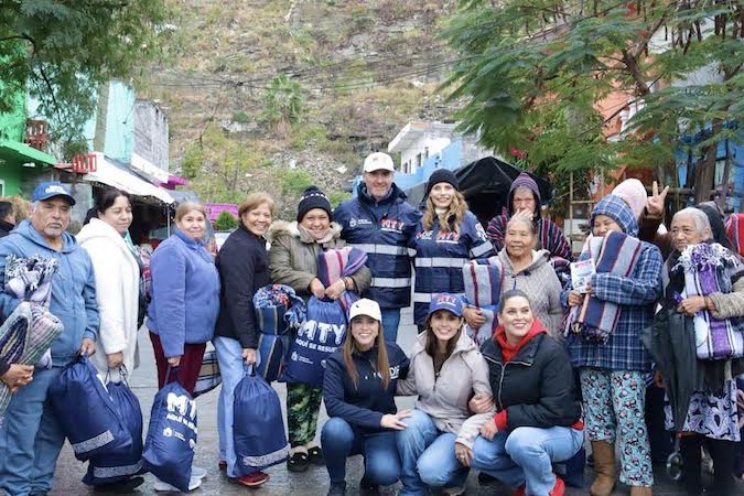Refuerza DIF Monterrey apoyos invernales para familias vulnerables