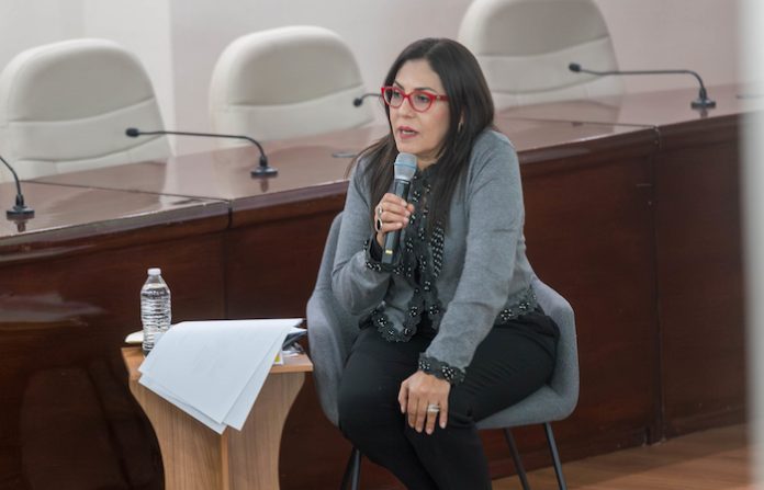 Analizan paridad en gubernaturas rumbo a 2027 en conferencia del IEEPCNL