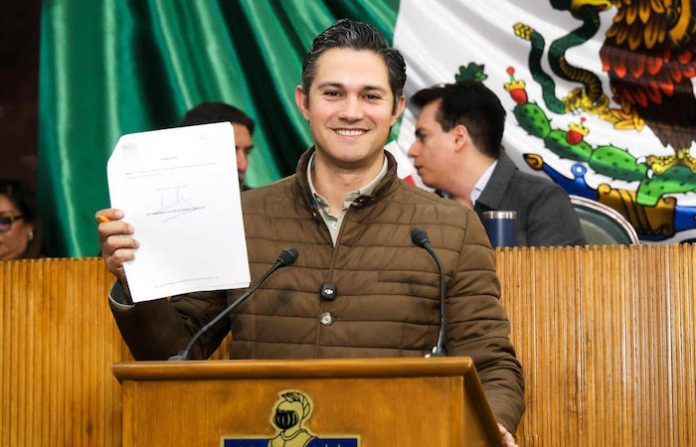 Buscan castigos más severos por fraudes digitales contra adultos mayores