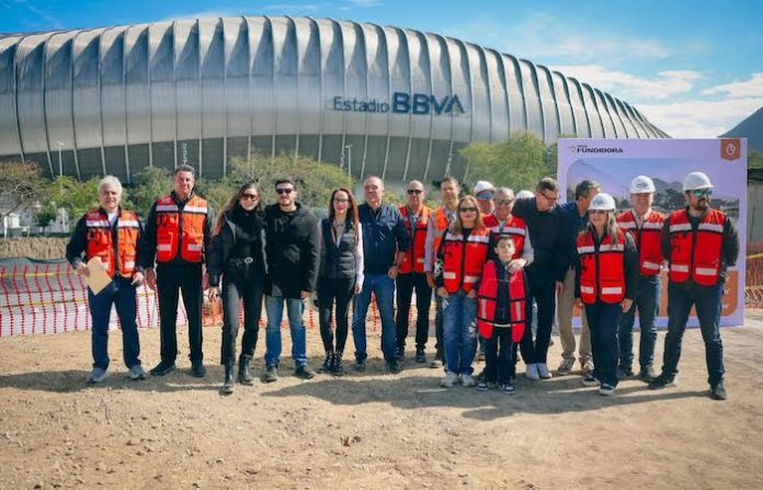 Samuel García revisa avances del Parque del Agua