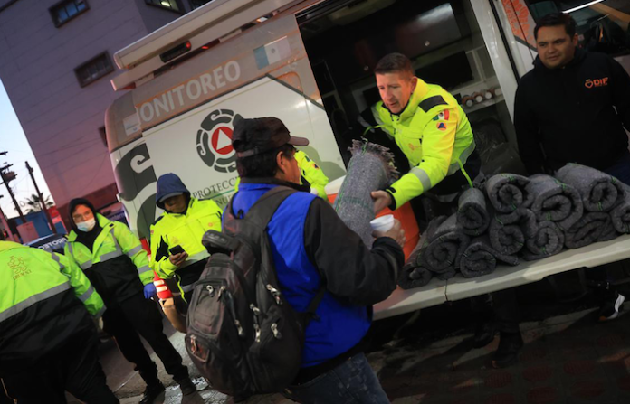 Refuerzan DIF NL y Protección Civil apoyo ante descenso de temperaturas