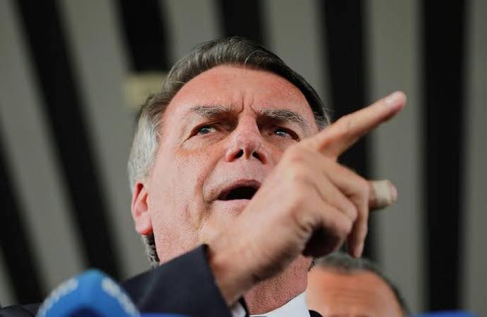 Bolsonaro recibe el alta médica y regresa a prisión