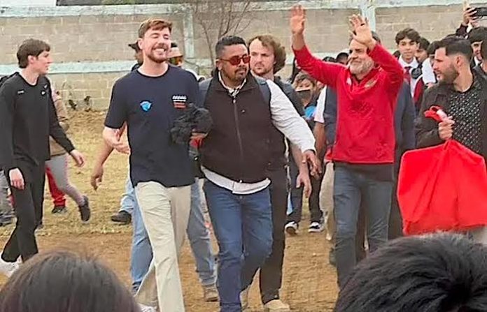 Eugenio Derbez y MrBeast aparecen en Estado de México desatando teorías