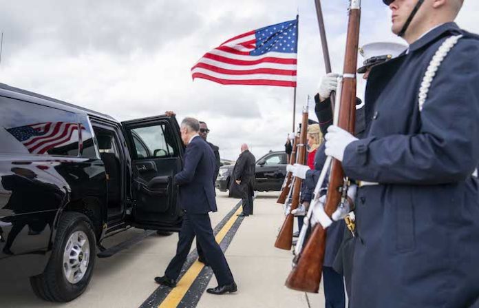 Las tensiones entre EU y Canadá crecen: ¿Ottawa tiene un pie fuera del T-MEC?