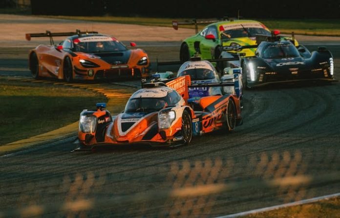 Álvarez y los Fittipaldi cruzan la meta en una dura edición de Daytona