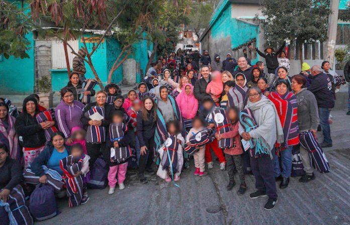 DIF Monterrey redobla apoyo invernal en colonias del norte de la ciudad