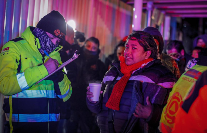 Refuerzan Operativo Carrusel ante frío extremo en Nuevo León