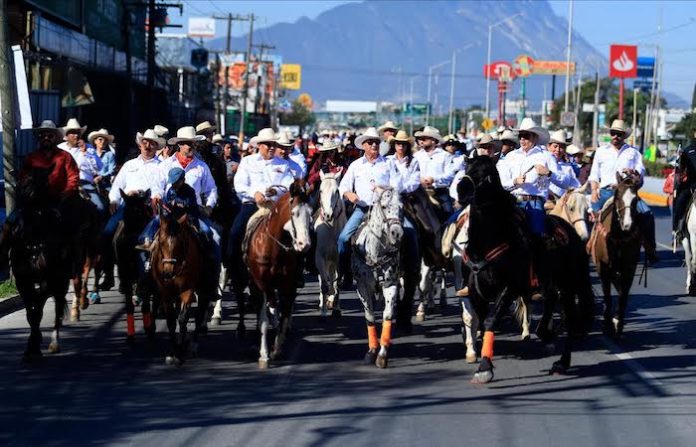 Guadalupe conmemora 310 años de historia con multitudinaria cabalgata por sus principales avenidas