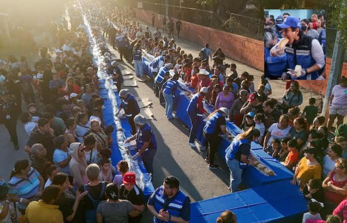San Nicolás reúne a miles de familias con macro rosca de Reyes en la Col.Paseo del Nogalar