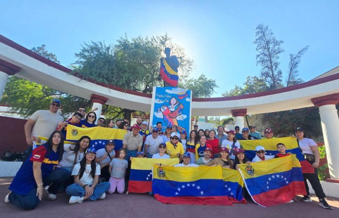 Comunidad venezolana se manifiesta en la Plaza Bolívar tras detención de Maduro