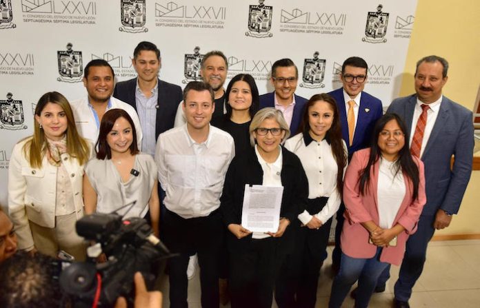 Presenta MC iniciativa para crear escudo legal a favor de periodistas y defensores en NL