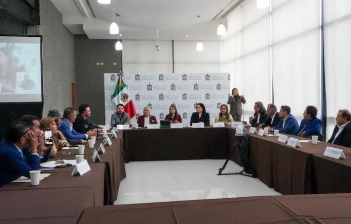 Lorena de la Garza impulsa iniciativa para garantizar derechos de autor en eventos musicales