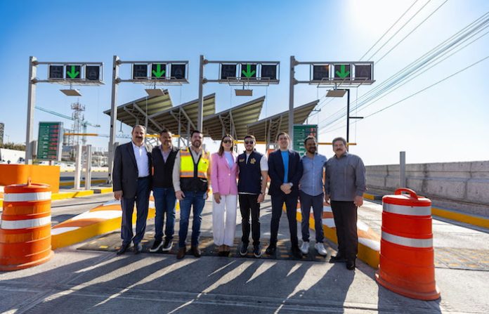 Gobernador de NL reabre autopista al Aeropuerto de manera gratuita