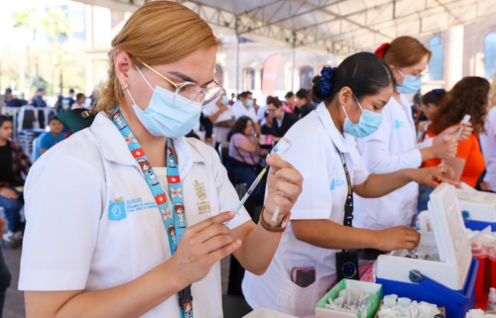 Aplican más de 30 mil vacunas en macrobrigada y centros de salud