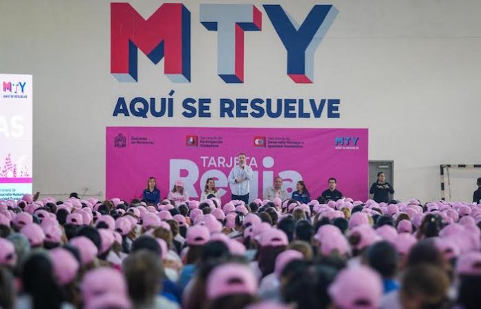 Entregan mil 500 Tarjetas Regia Plus en Monterrey