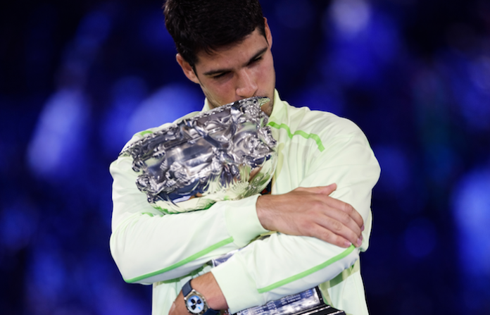 ¡Histórico! Alcaraz vence a Djokovic y gana su primer Abierto de Australia
